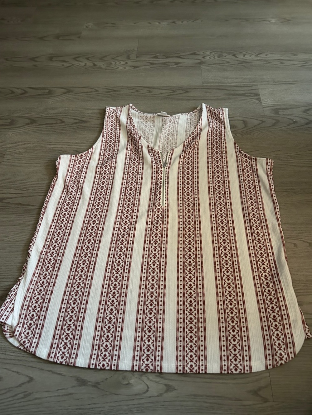 LuLaRoe Cream and Burgundy Striped Sleeveless V-Neck Tank 🌈